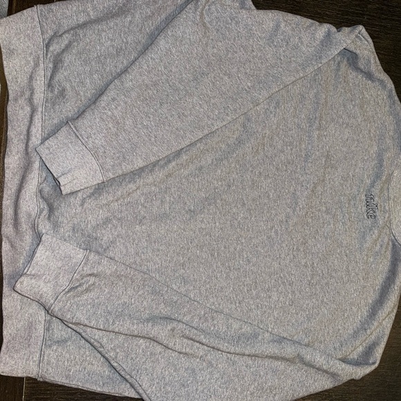 Nike Gray Dri-FIT Sweatshirt with Black Detail - Picture 4 of 4